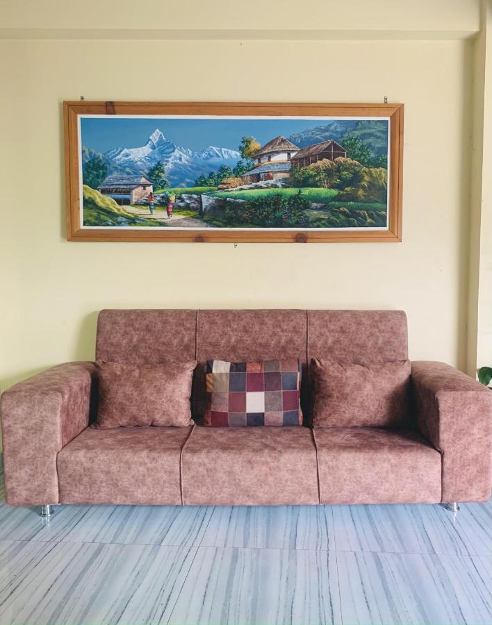Hotel October Inn Pokhara Bagian luar foto