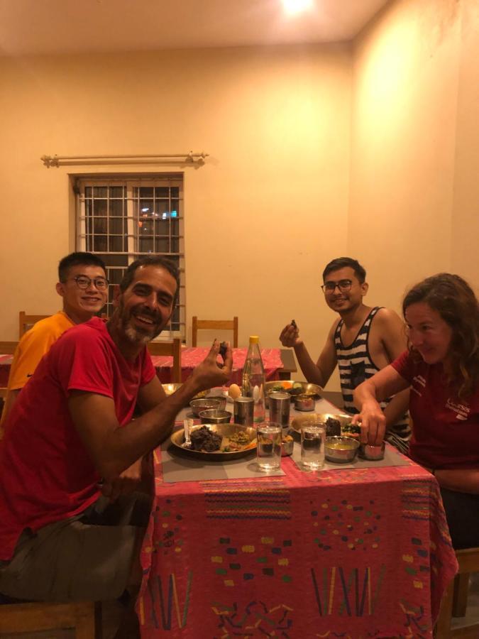 Hotel October Inn Pokhara Bagian luar foto